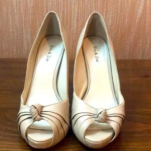 FINAL! Must go by 8/15 Nude platform heel